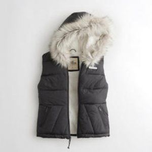 Hollister Sherpa-Lined Hooded Puffer Vest
